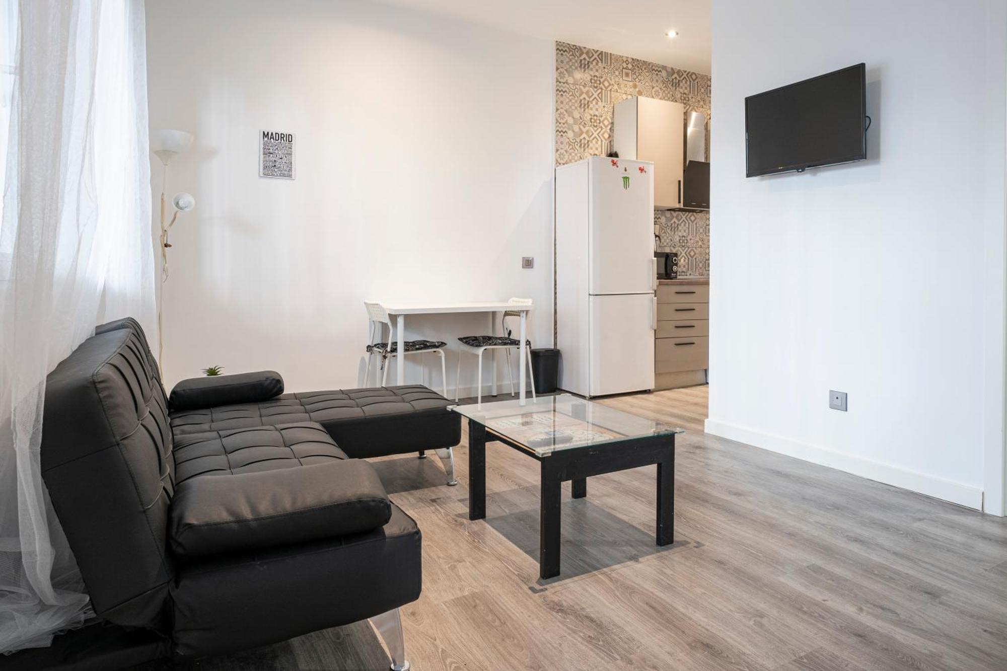 Hogar En Calle Lavapies Madrid Bagian luar foto